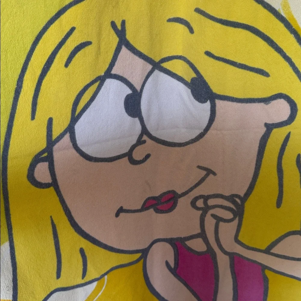 Vintage Y2K Disney Store Lizzie McGuire Yellow Flower Character Beach Towel.